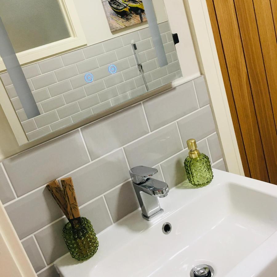 The Art Attic A Stylish Boutique Apartment Builth Wells Ngoại thất bức ảnh