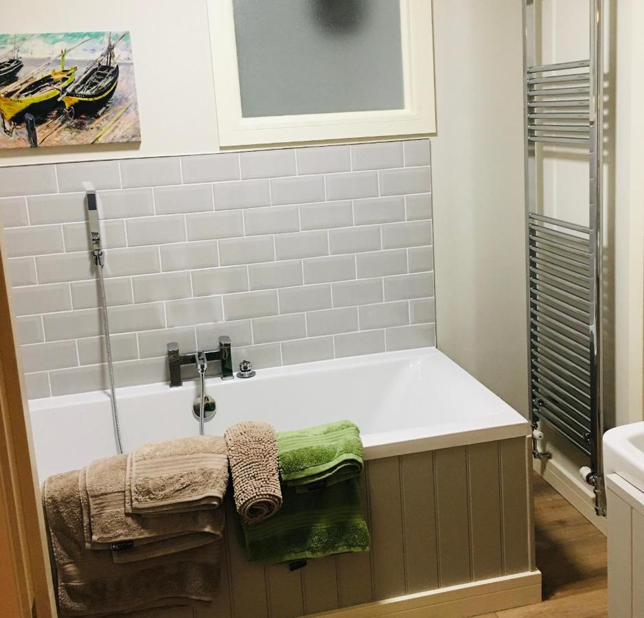 The Art Attic A Stylish Boutique Apartment Builth Wells Ngoại thất bức ảnh
